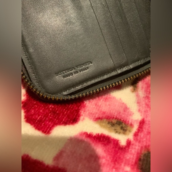 💼 Bottega Veneta Intrecciato Dark grey Leather wallet EUC  w/ COA 💼 - Picture 8 of 13